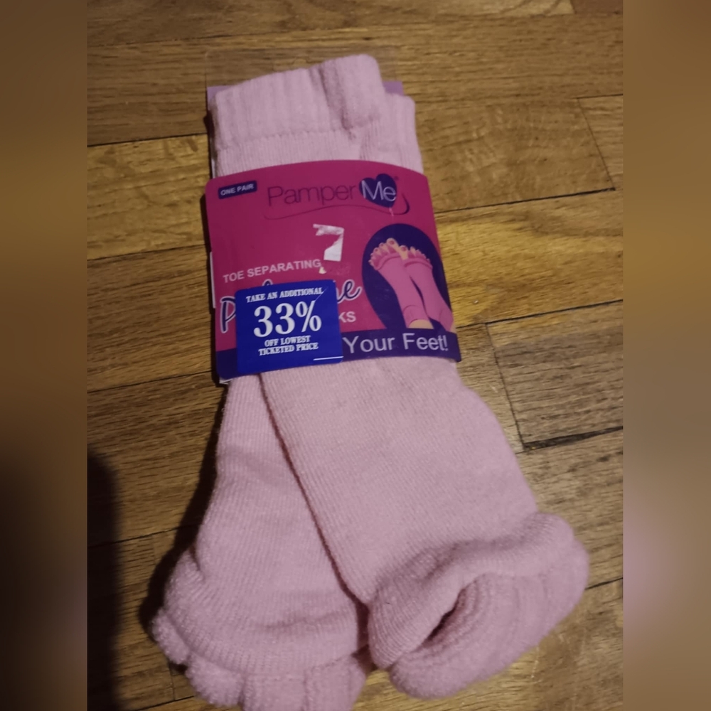 Pink Pamper Me Toe Seperating Socks